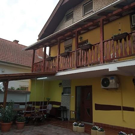 Bazsi Apartman Hajdúszoboszló Exterior foto