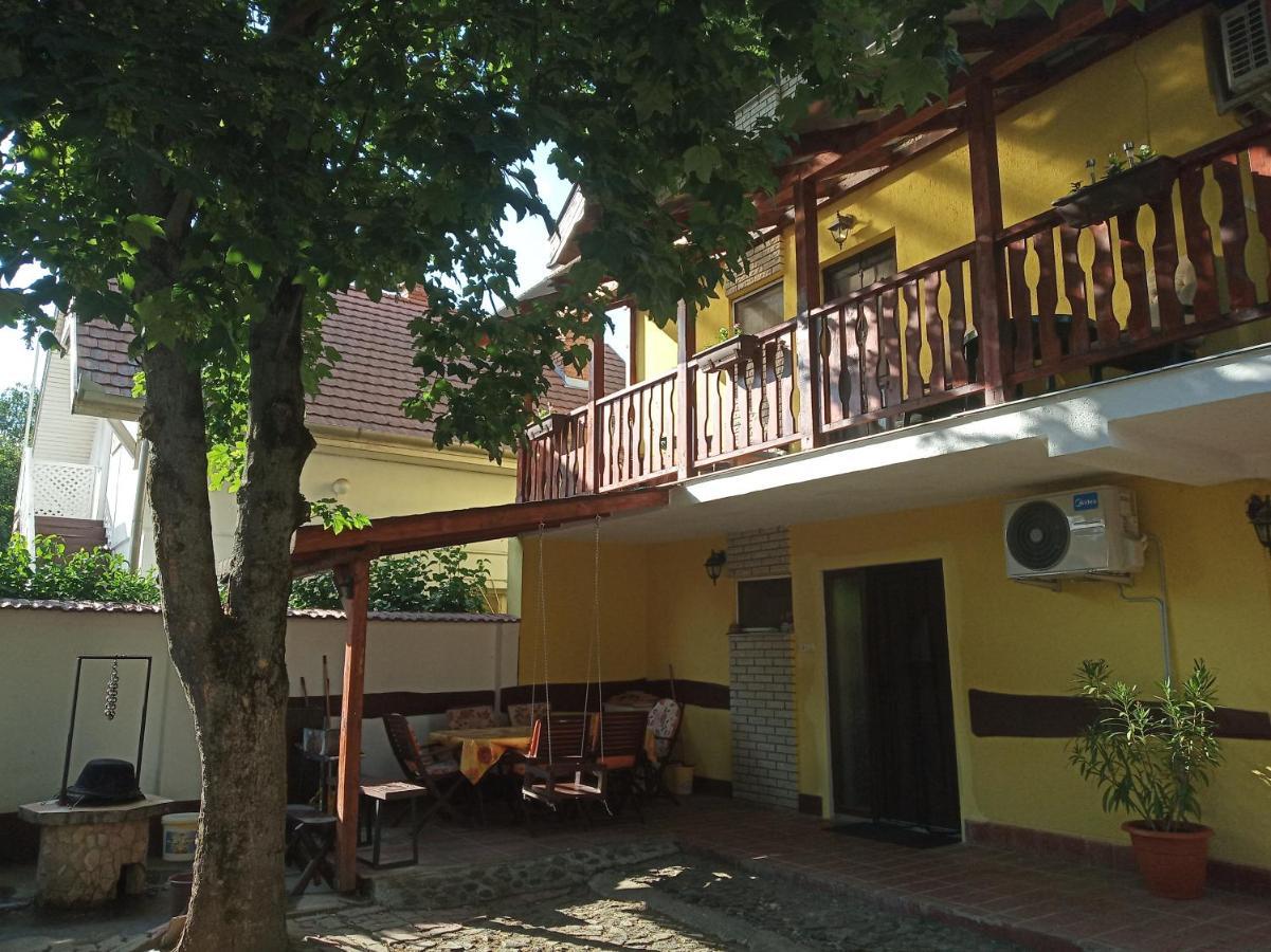 Bazsi Apartman Hajdúszoboszló Exterior foto