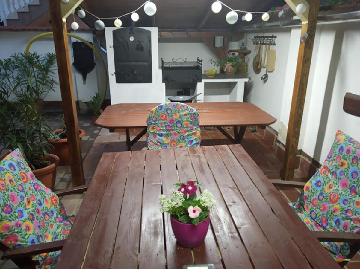 Bazsi Apartman Hajdúszoboszló Exterior foto
