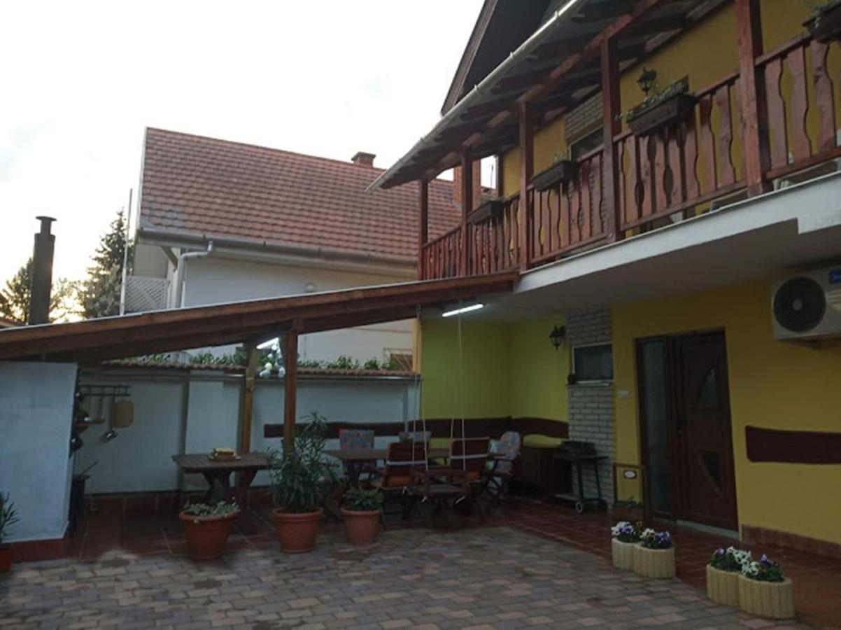 Bazsi Apartman Hajdúszoboszló Exterior foto