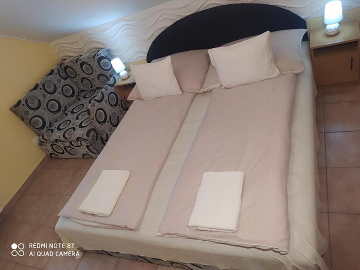 Bazsi Apartman Hajdúszoboszló Exterior foto