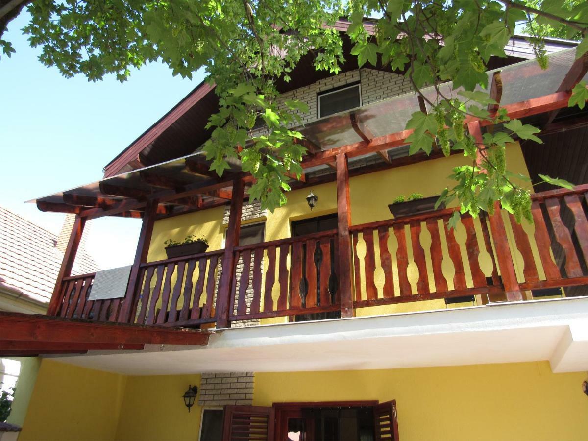 Bazsi Apartman Hajdúszoboszló Exterior foto